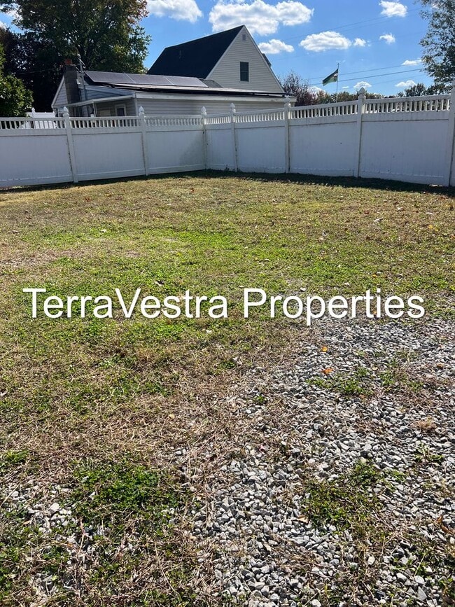 Building Photo - 4 Bedroom Single Family in Pennsville! Eligible for $500 Security Deposit.