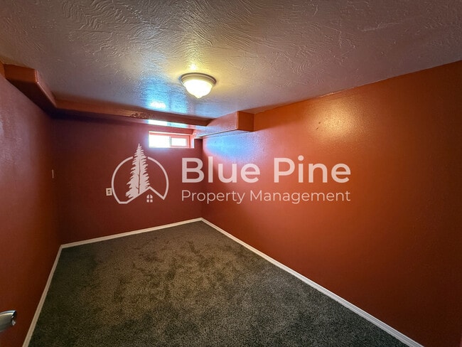 Building Photo - 321 Lomax St