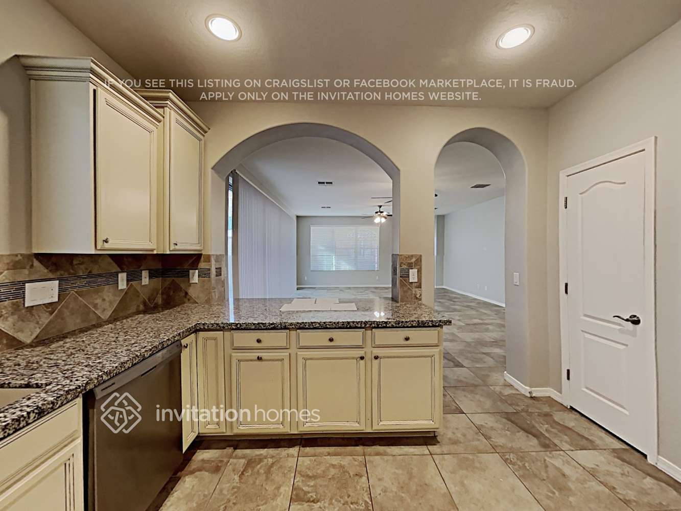 Building Photo - 1054 S Agnes Ln