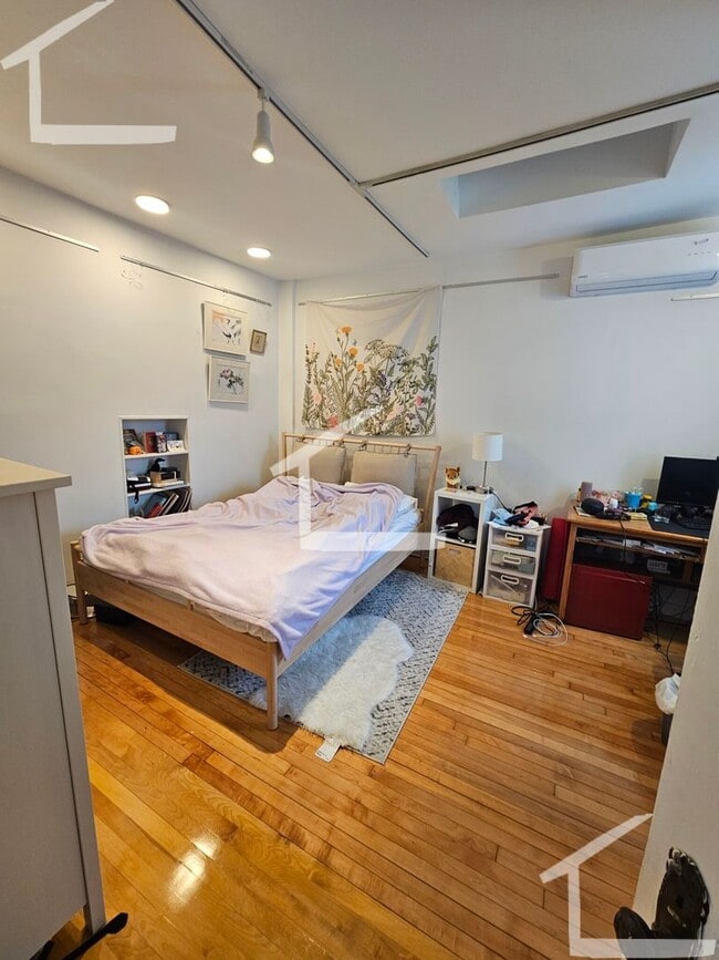 Building Photo - Mid Cambridge 3 bed 2 bath Stunner! for 9/...