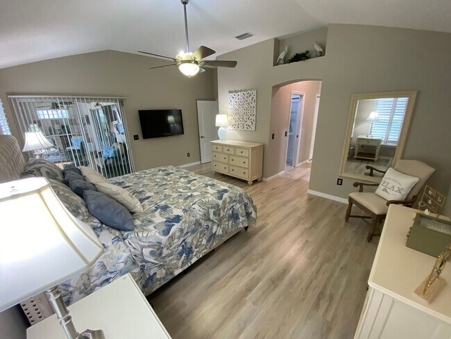 Building Photo - Gorgeous 3 + 2 Turnkey ANNUAL Lease w/Swim Spa & Large Private Screened in Patio In The Village o...