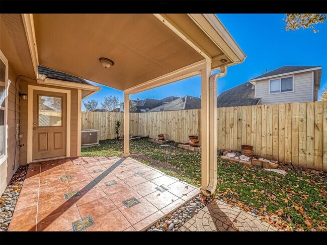 Building Photo - 10819 Waterfern Ct