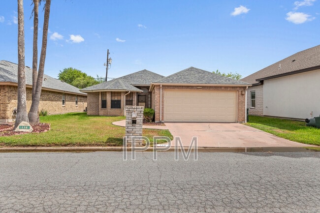 Building Photo - 138 Willow Cir