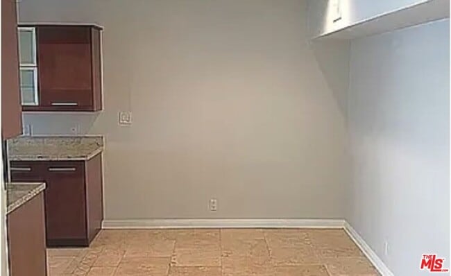 Building Photo - 866 Hilldale Ave