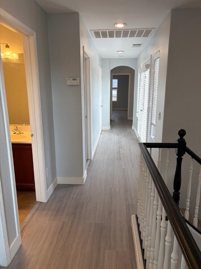 Building Photo - 10244 Jersey Shore Ave