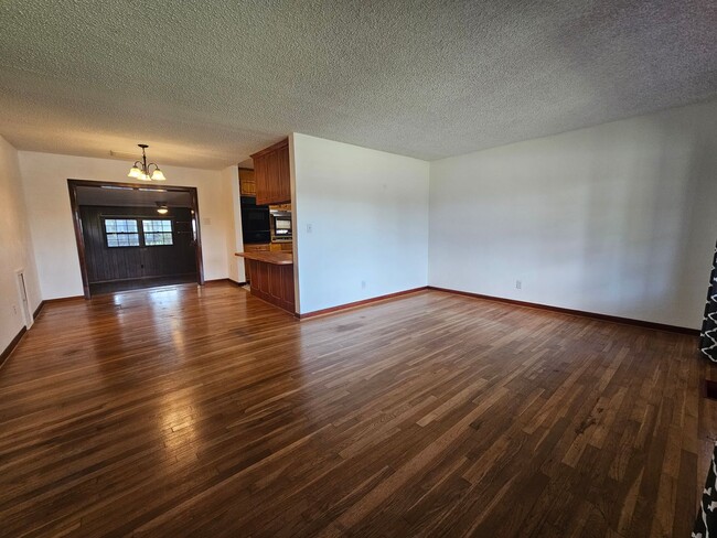 Building Photo - Manor View