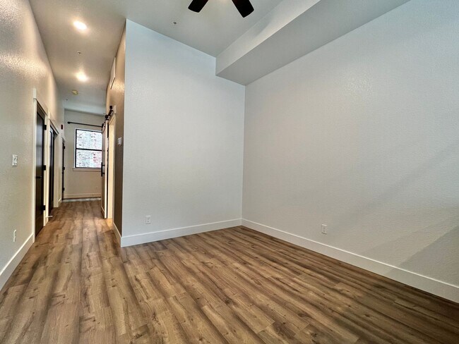 Building Photo - Newer Build in Downtown Loveland Apartments!