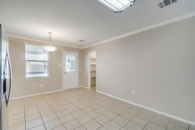 Building Photo - 1825 Lariat Dr