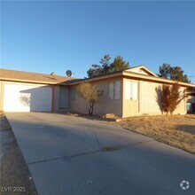 Building Photo - 750 Riata Way