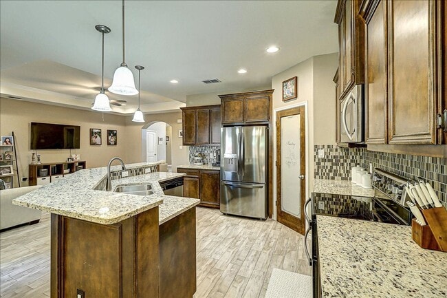 Building Photo - 5817 Bella Di Giorno Dr