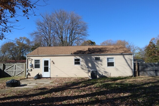 Building Photo - 1815 Convair Ln