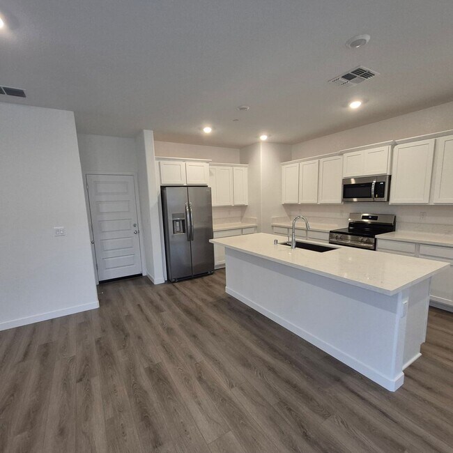 Building Photo - Brand New 5 Bedroom Home in Rancho Cordova