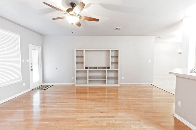 Building Photo - 9220 Norman Dr