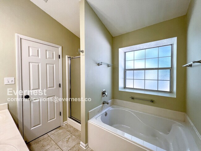Building Photo - 45 Oakland Woods Cove