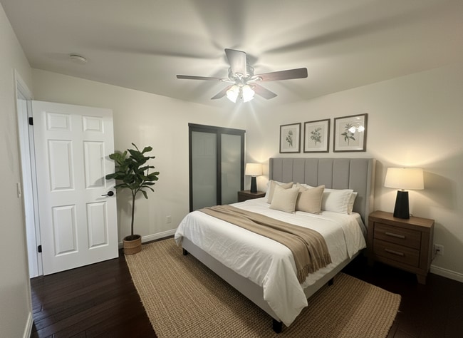 Building Photo - Beautifully Renovated 3-Bed, 2-Bath Home with Pool in Prime Location