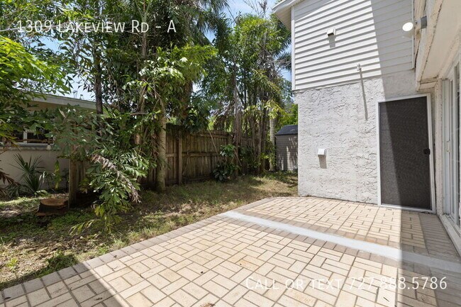 Building Photo - 1309 Lakeview Rd