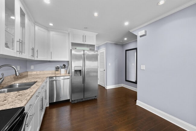 Building Photo - 909 S Ponce De Leon Blvd