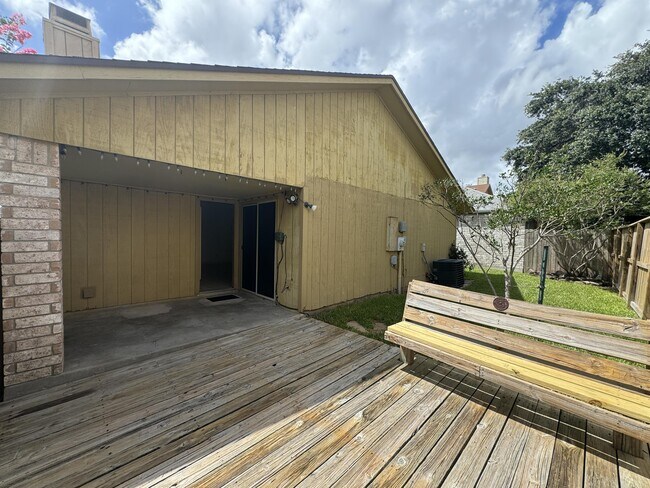 Building Photo - 7126 Fort Collins Dr
