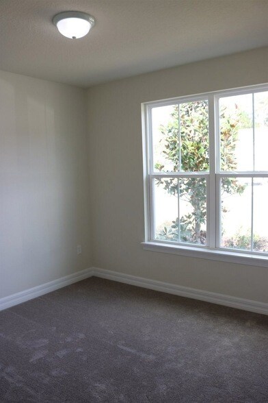 Building Photo - 667 La Mancha Dr