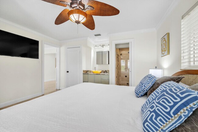 Building Photo - 2277 SE 15th St