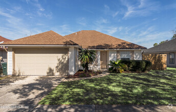 Building Photo - 13613 Las Brisas Way