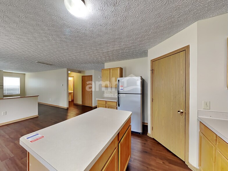 Building Photo - 5388 Englecrest Dr