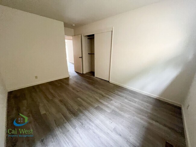 Building Photo - $2895 -  Downstairs 2 Bed 1.5 Bath-Updated Kitchen near Westgate Center