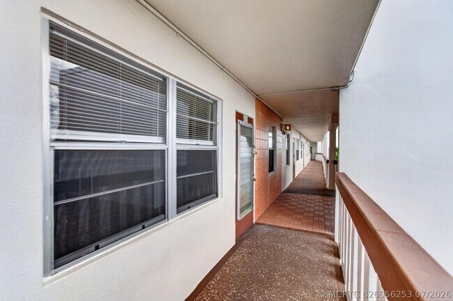Building Photo - 4028 Hythe B