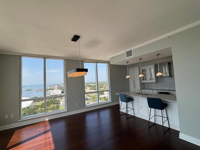 Building Photo - 331 Cleveland St