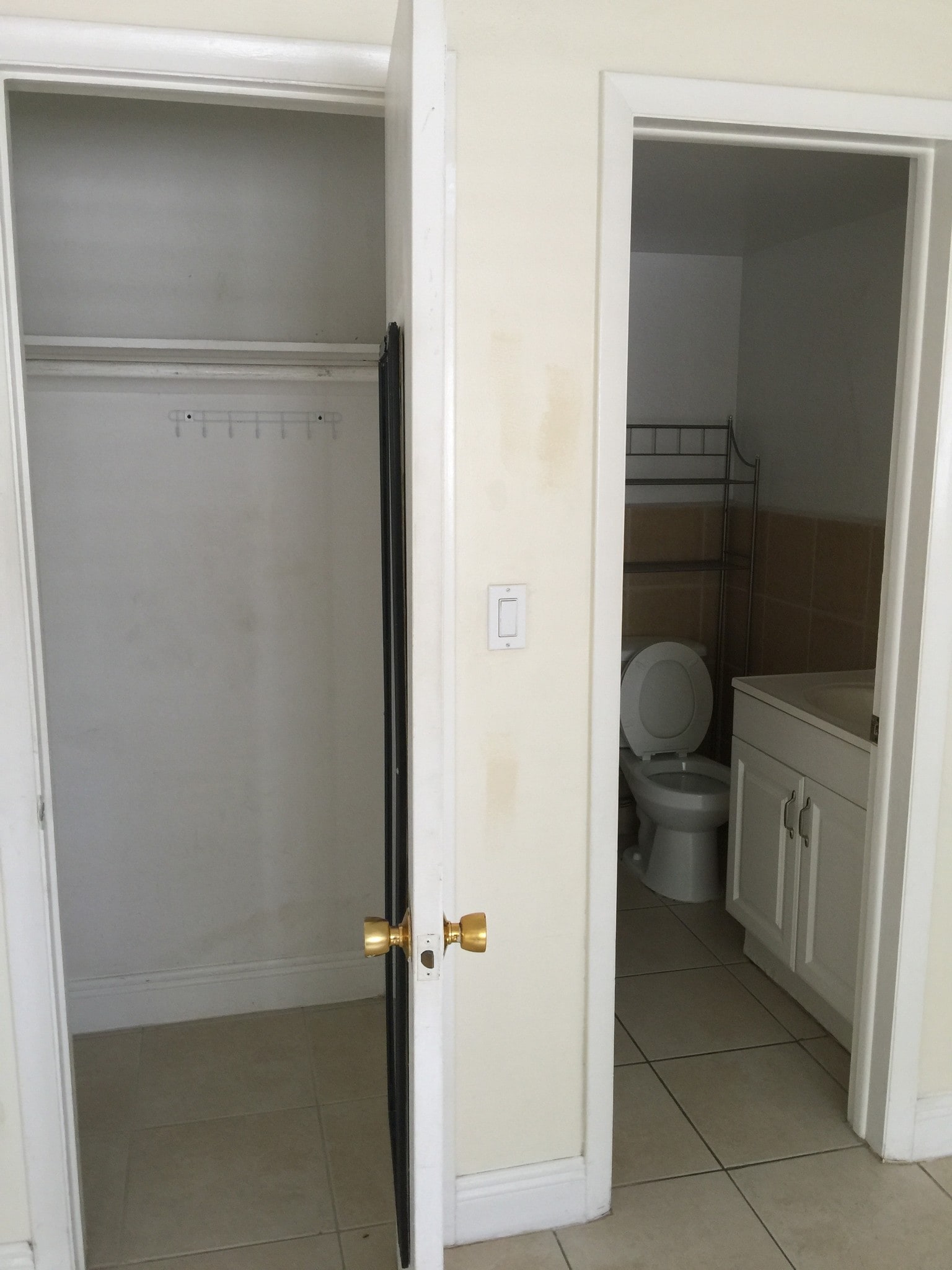 Master bathroom & closet - 265 SW 7th St