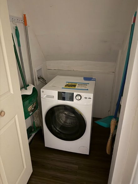 Building Photo - 71 Willard Ave