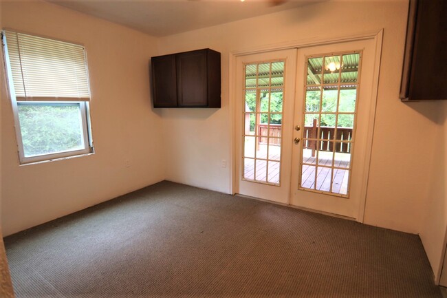 Building Photo - 1190 Alred St
