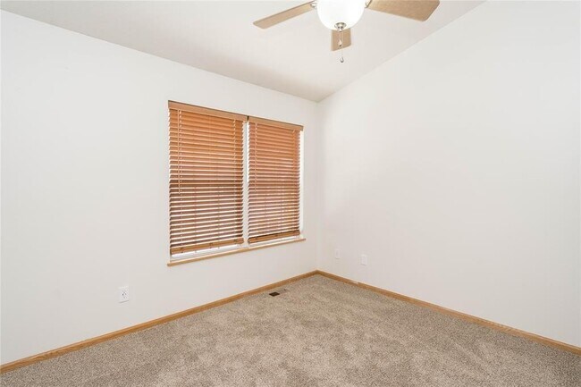 Building Photo - 15229 Alpine Dr