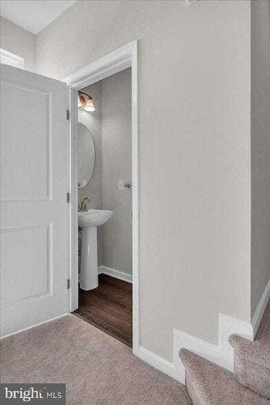 Building Photo - 40 Hamilton Ct