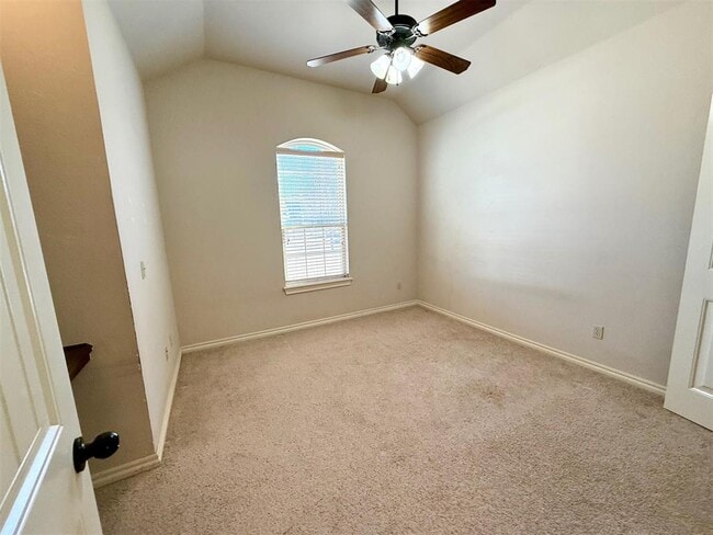 Building Photo - 620 Summit Crest Ln