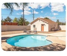 Building Photo - 2502 E La Cienega Dr