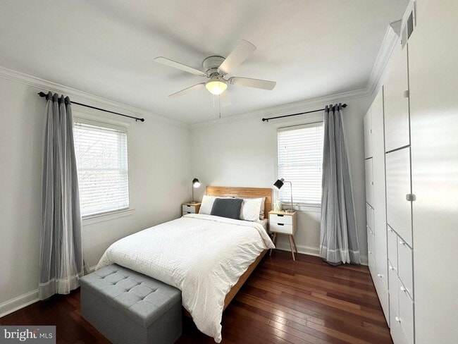 Building Photo - 718 S Washington St