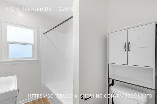 Building Photo - 220 Rexford Dr