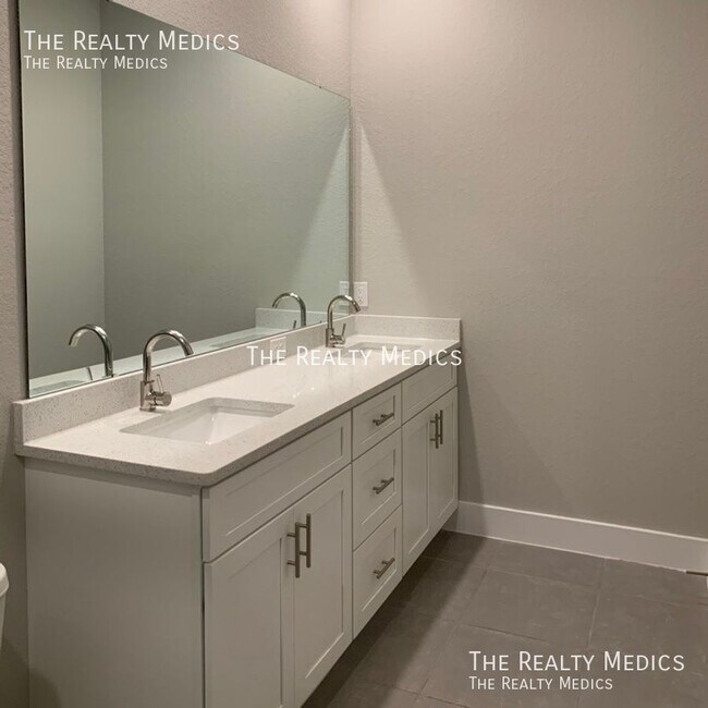 Building Photo - 56 Cordona Dr