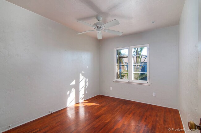 Cozy 1 Bedroom Bungalow with Reserved - Cozy 1 Bedroom Bungalow With Reserved Park San Diego Ca Building Photo