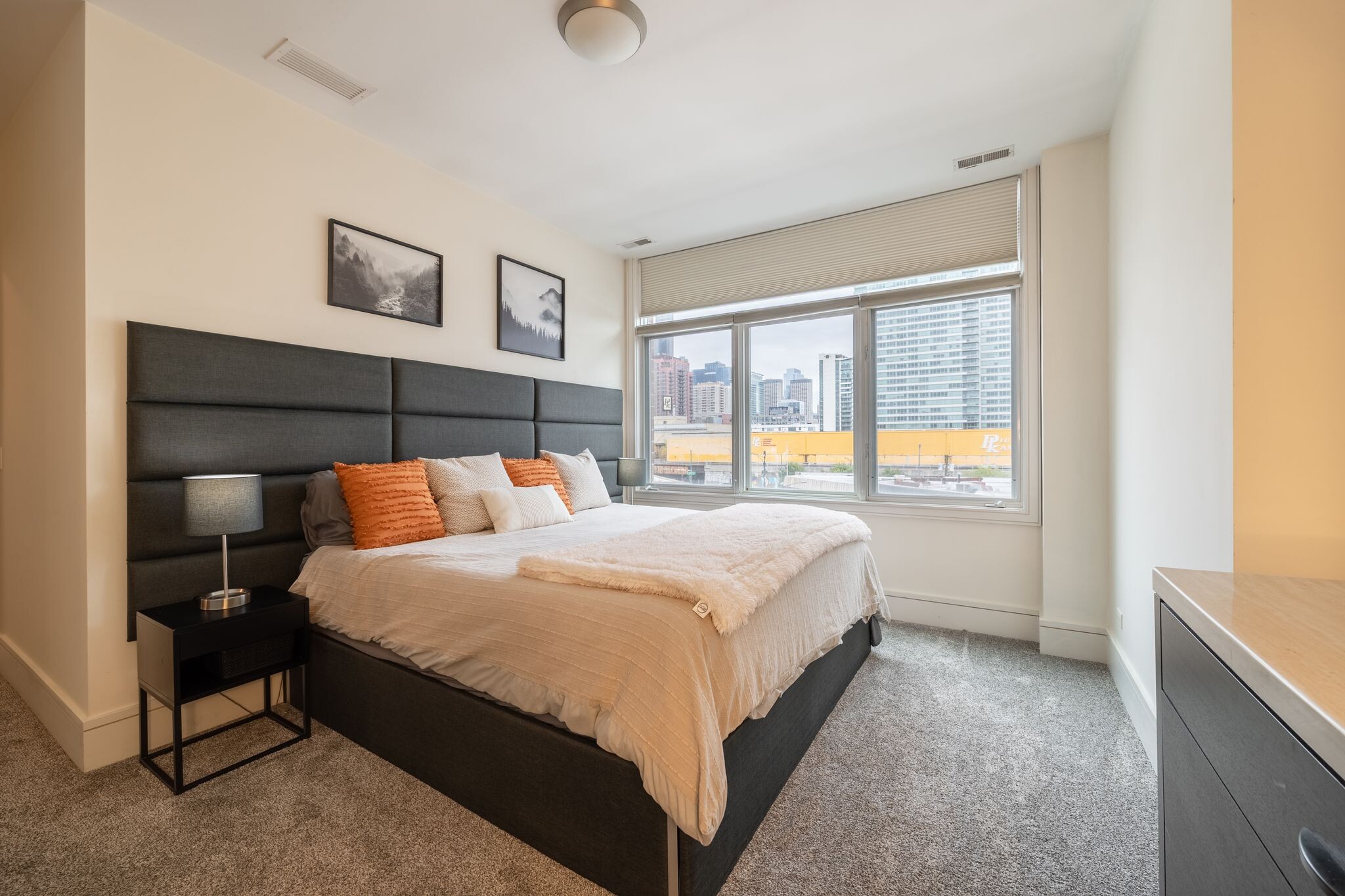 Building Photo - 711 W Grand Ave