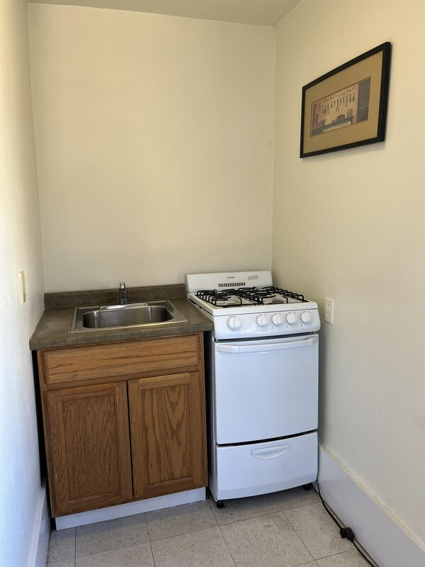 Building Photo - 240 W Lakelawn Pl