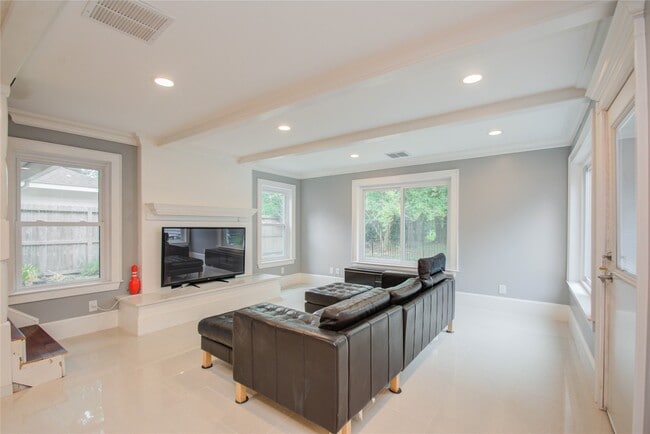 Building Photo - 14611 Bramblewood Dr