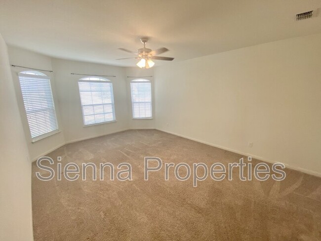 Building Photo - 6181 Daisy Way