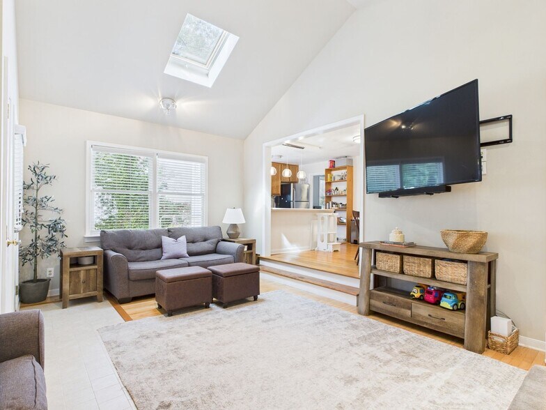 Building Photo - 1409 Landis Dr