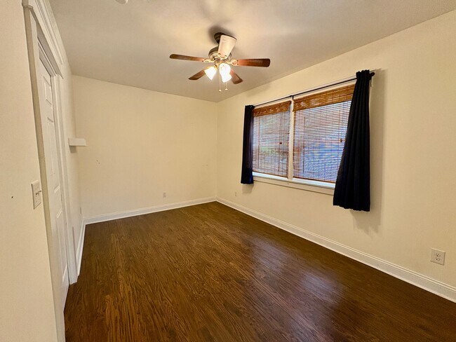 Building Photo - 1912 McCausland Ave