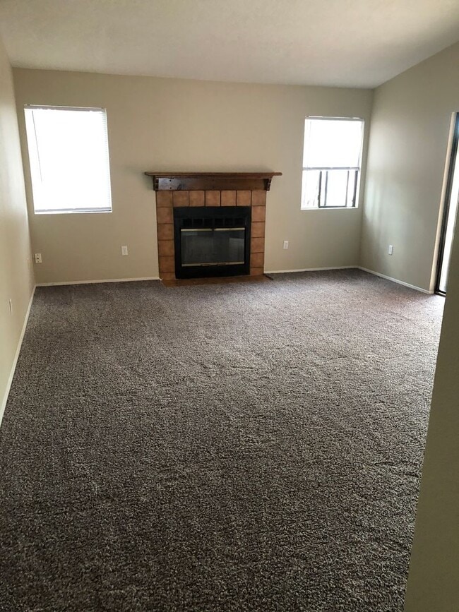 Building Photo - 567 Apache Loop SW