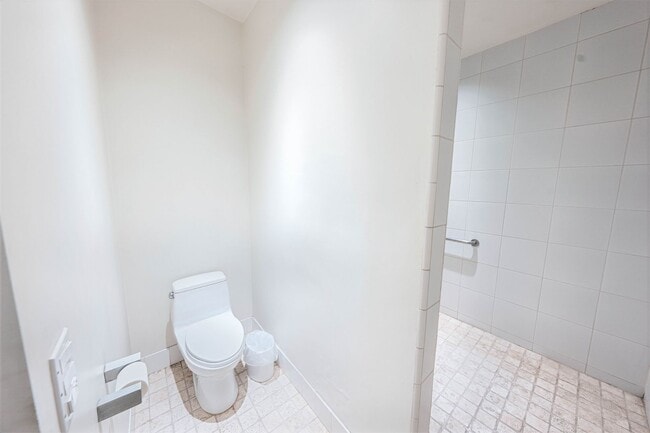 Building Photo - 10272 Overhill Dr