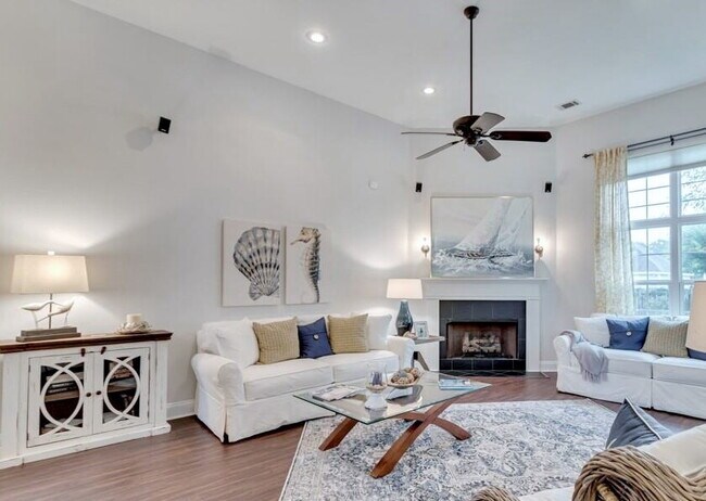 Building Photo - 598 Bristol Wy