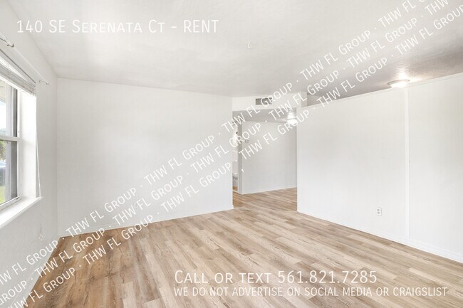 Building Photo - 140 SE Serenata Ct